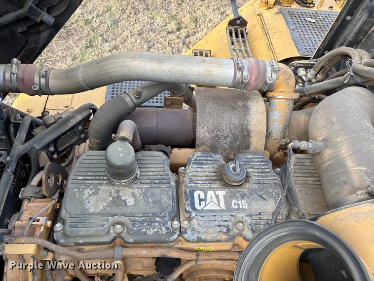 image for item DW7296 2005 Caterpillar 740 articulated haul truck