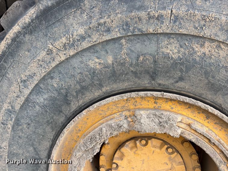 image for item DW7296 2005 Caterpillar 740 articulated haul truck