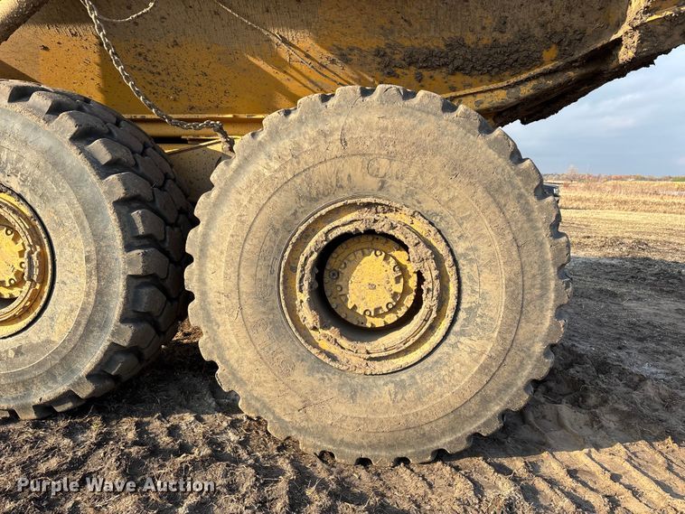 image for item DW7296 2005 Caterpillar 740 articulated haul truck