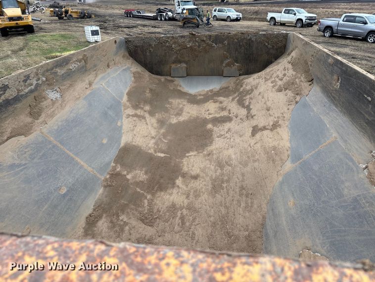 image for item DW7297 2009 Caterpillar 740 articulated haul truck