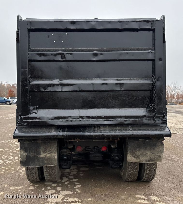 image for item DW7306 2005 Mack Granite CV713 dump truck