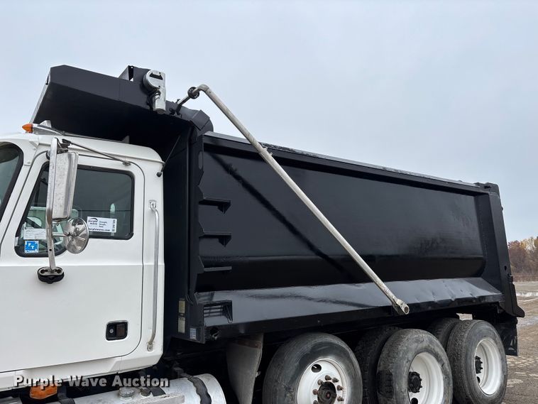 image for item DW7306 2005 Mack Granite CV713 dump truck