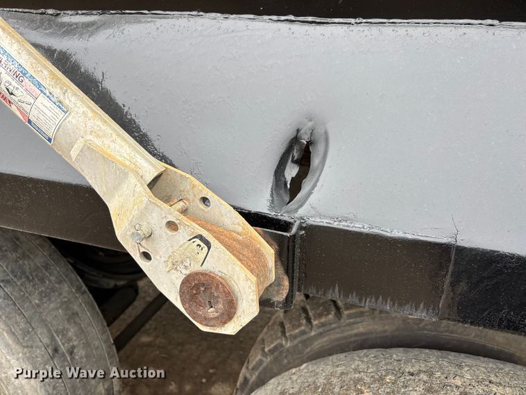 image for item DW7306 2005 Mack Granite CV713 dump truck