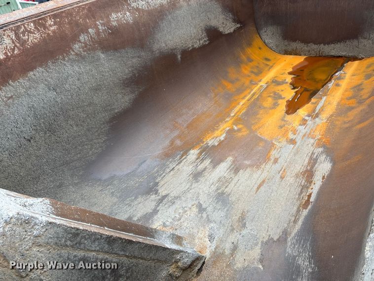 image for item DW7306 2005 Mack Granite CV713 dump truck