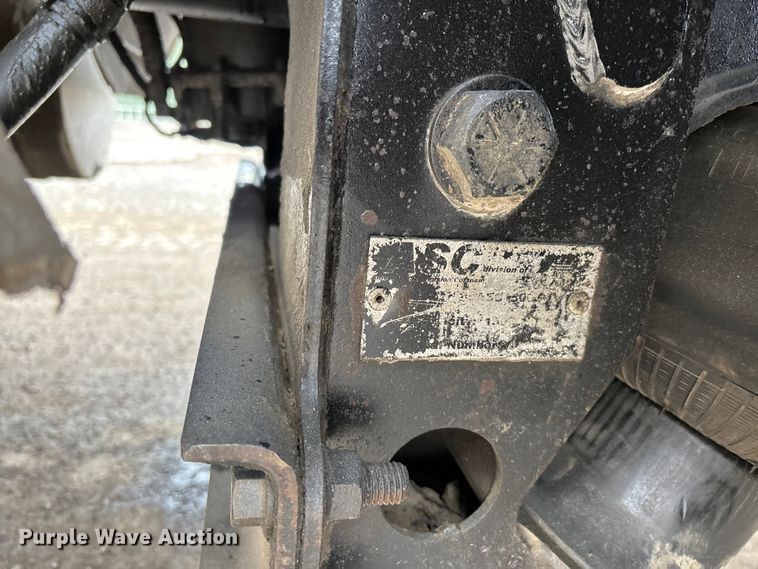 image for item DW7306 2005 Mack Granite CV713 dump truck