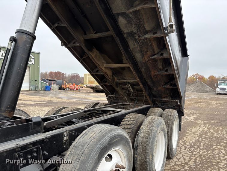 image for item DW7306 2005 Mack Granite CV713 dump truck