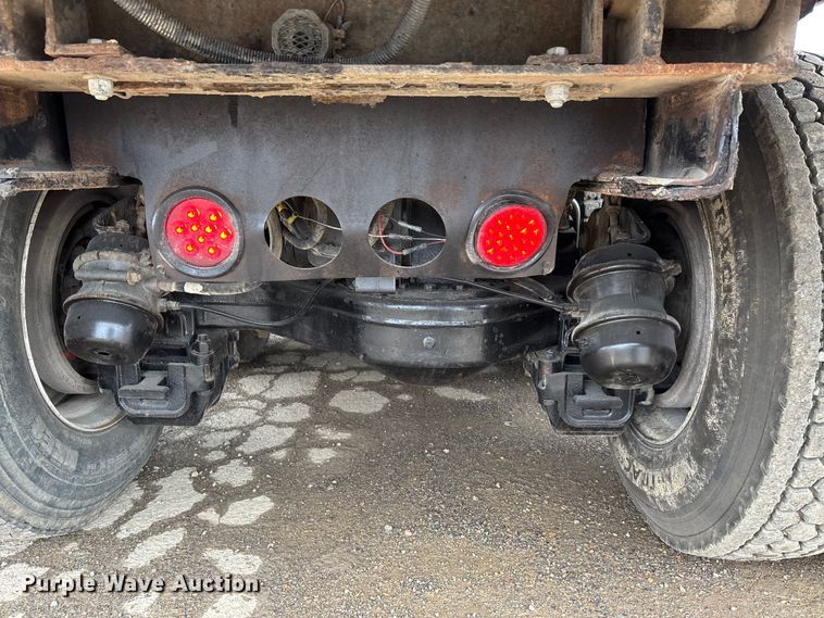 image for item DW7306 2005 Mack Granite CV713 dump truck