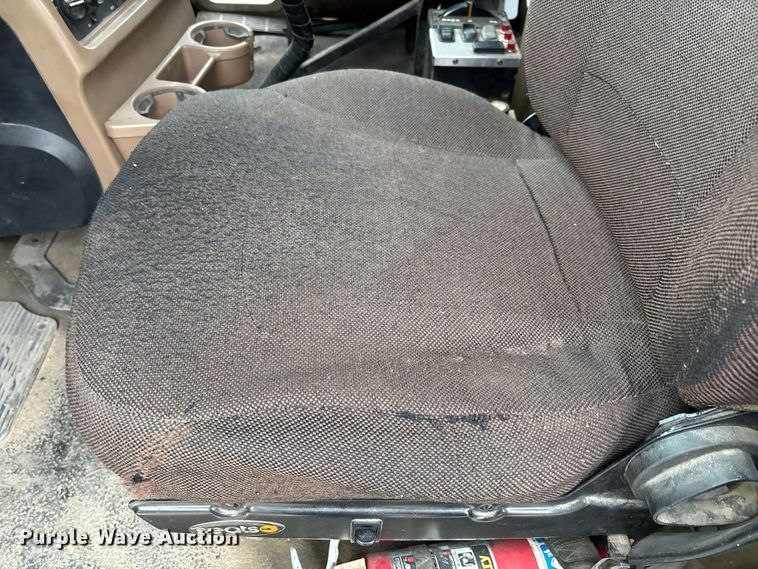 image for item DW7306 2005 Mack Granite CV713 dump truck