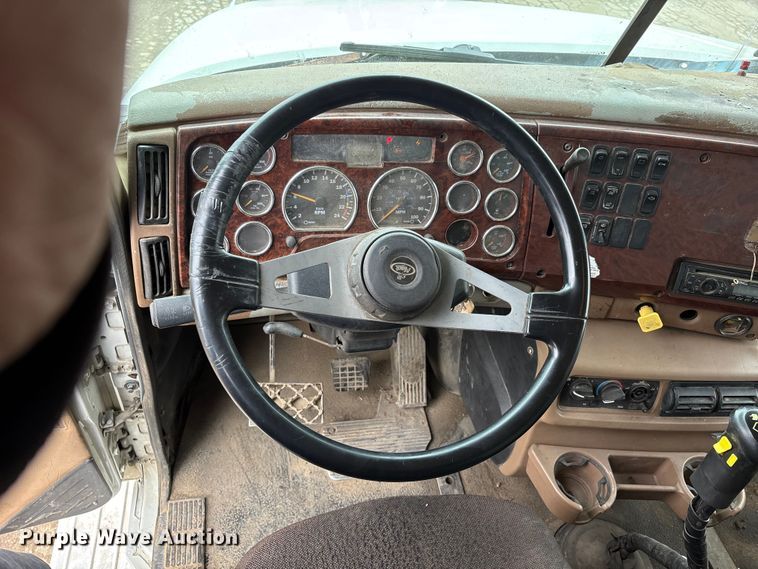 image for item DW7306 2005 Mack Granite CV713 dump truck