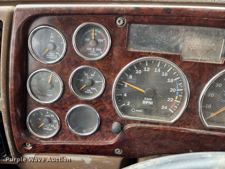 image for item DW7306 2005 Mack Granite CV713 dump truck