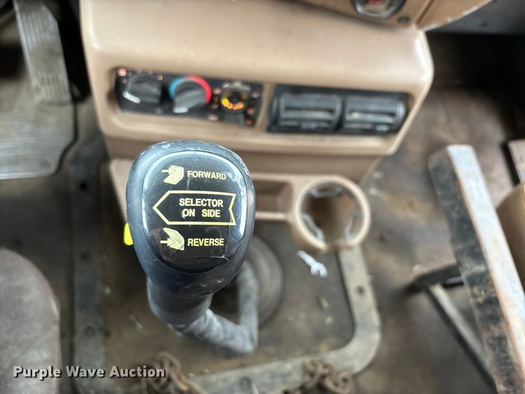 image for item DW7306 2005 Mack Granite CV713 dump truck