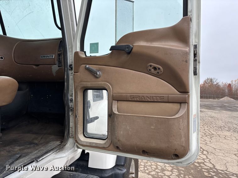 image for item DW7306 2005 Mack Granite CV713 dump truck