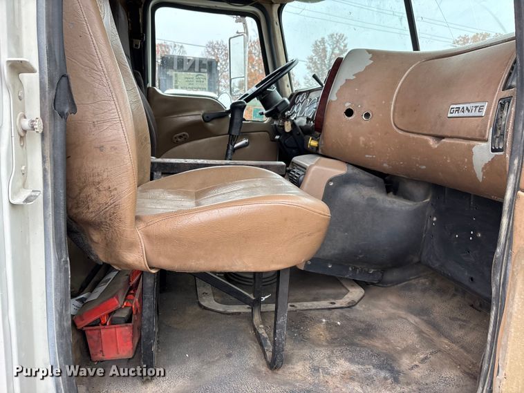 image for item DW7306 2005 Mack Granite CV713 dump truck