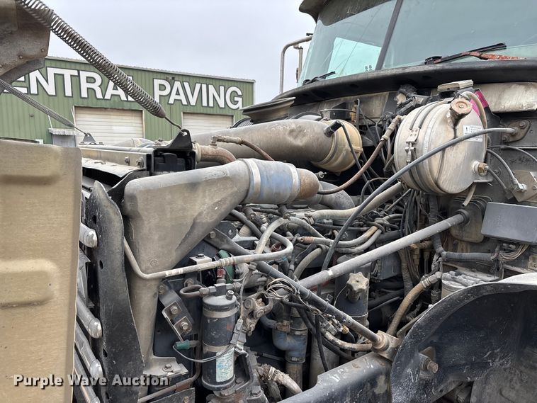 image for item DW7306 2005 Mack Granite CV713 dump truck