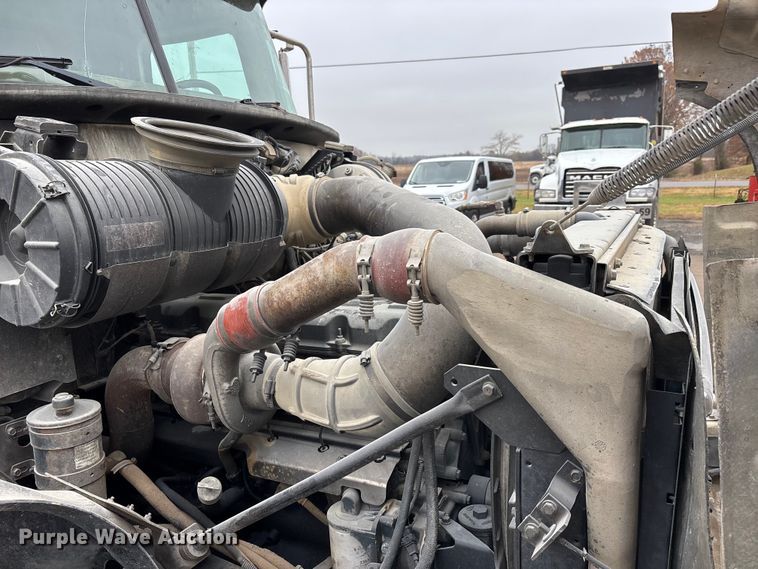 image for item DW7306 2005 Mack Granite CV713 dump truck