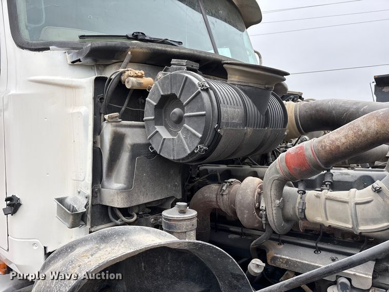 image for item DW7306 2005 Mack Granite CV713 dump truck