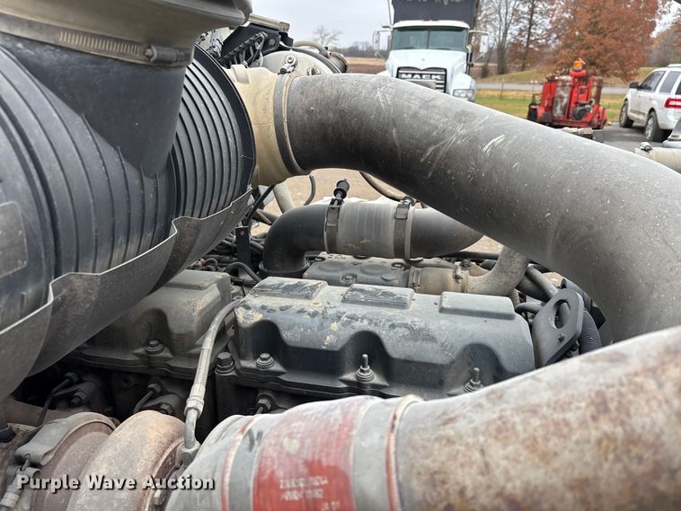 image for item DW7306 2005 Mack Granite CV713 dump truck