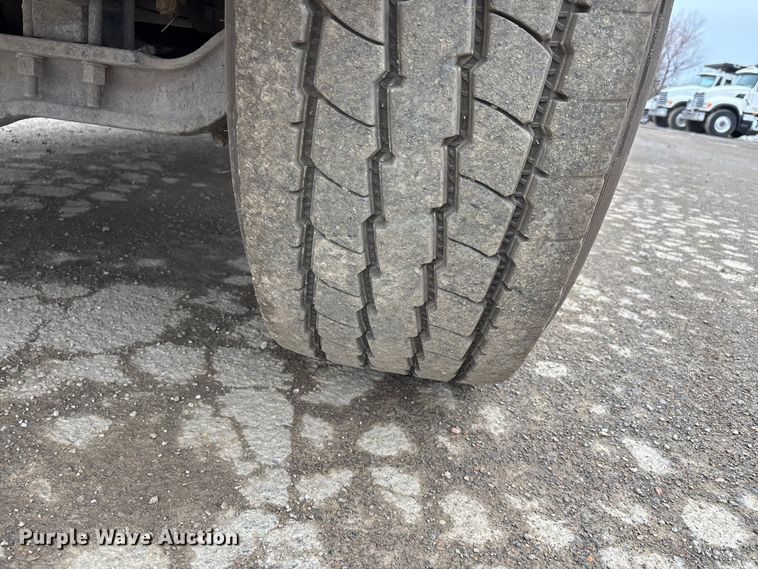 image for item DW7306 2005 Mack Granite CV713 dump truck