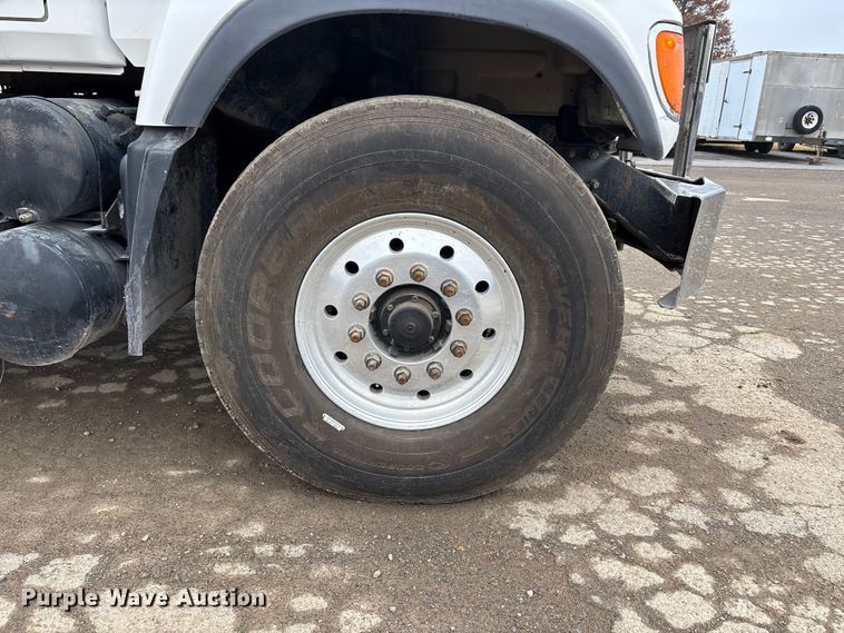 image for item DW7306 2005 Mack Granite CV713 dump truck