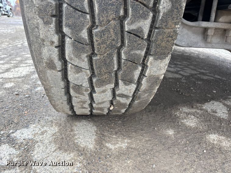 image for item DW7306 2005 Mack Granite CV713 dump truck