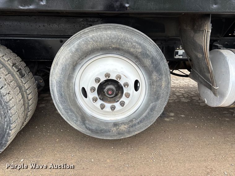 image for item DW7306 2005 Mack Granite CV713 dump truck