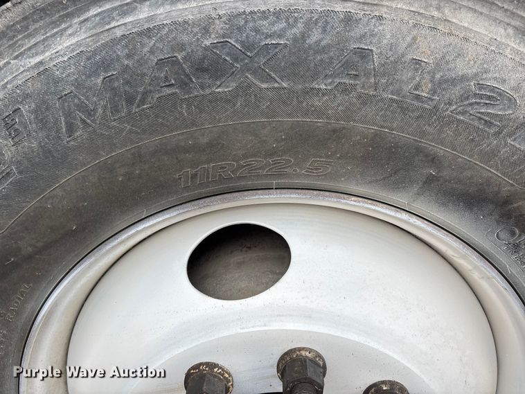 image for item DW7306 2005 Mack Granite CV713 dump truck