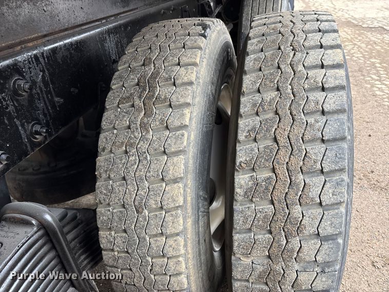 image for item DW7306 2005 Mack Granite CV713 dump truck