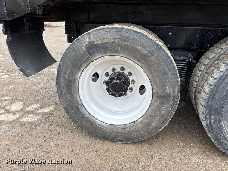 image for item DW7306 2005 Mack Granite CV713 dump truck