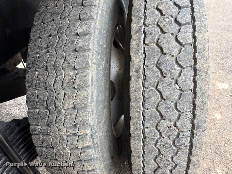 image for item DW7306 2005 Mack Granite CV713 dump truck