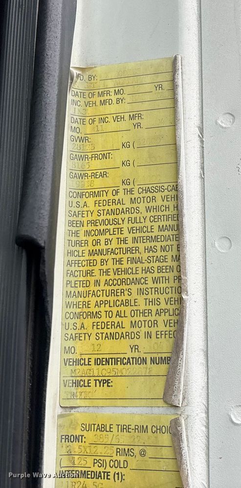 image for item DW7306 2005 Mack Granite CV713 dump truck