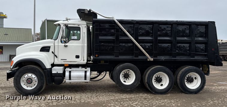 image for item DW7307 2006 Mack Granite CV713 dump truck