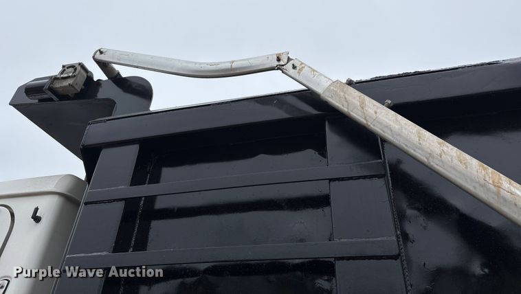 image for item DW7307 2006 Mack Granite CV713 dump truck