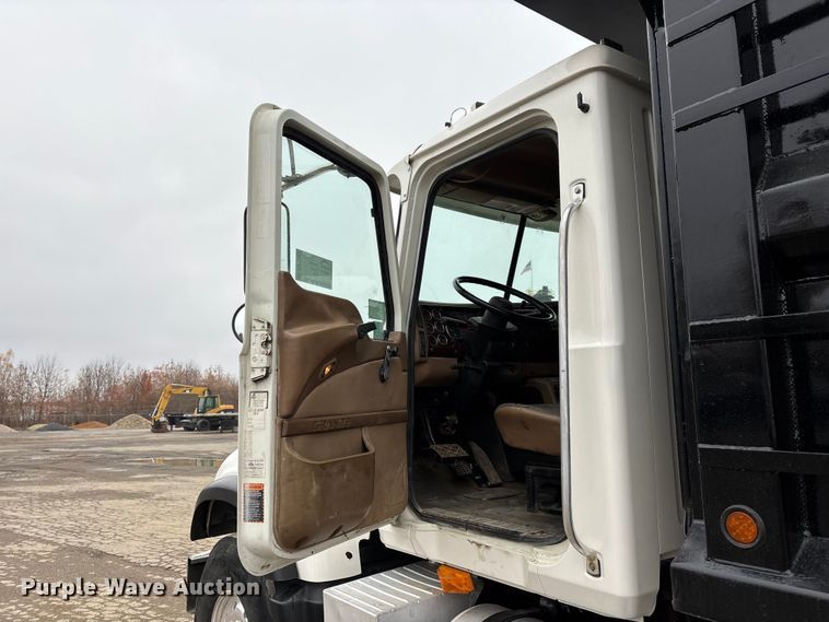 image for item DW7307 2006 Mack Granite CV713 dump truck