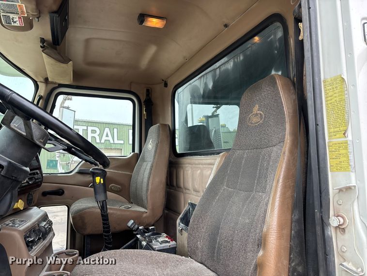 image for item DW7307 2006 Mack Granite CV713 dump truck