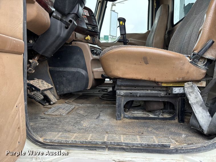 image for item DW7307 2006 Mack Granite CV713 dump truck