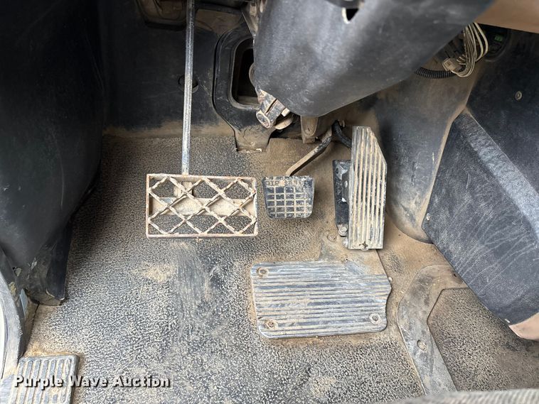 image for item DW7307 2006 Mack Granite CV713 dump truck