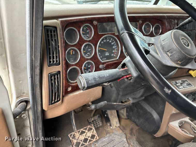 image for item DW7307 2006 Mack Granite CV713 dump truck