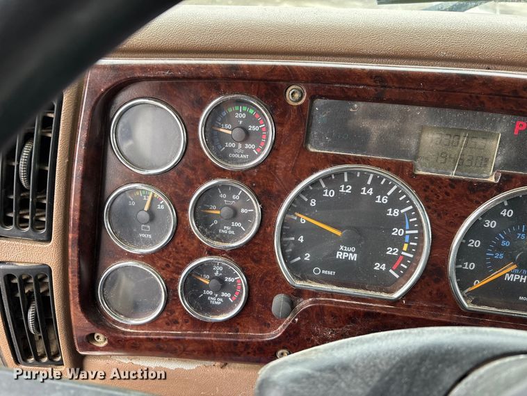 image for item DW7307 2006 Mack Granite CV713 dump truck