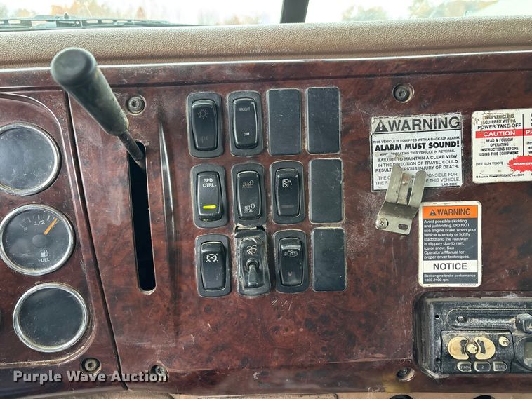 image for item DW7307 2006 Mack Granite CV713 dump truck