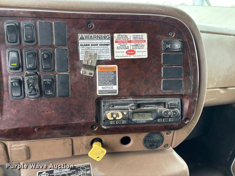 image for item DW7307 2006 Mack Granite CV713 dump truck