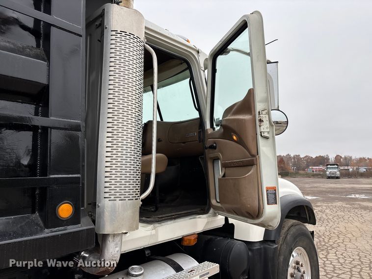 image for item DW7307 2006 Mack Granite CV713 dump truck