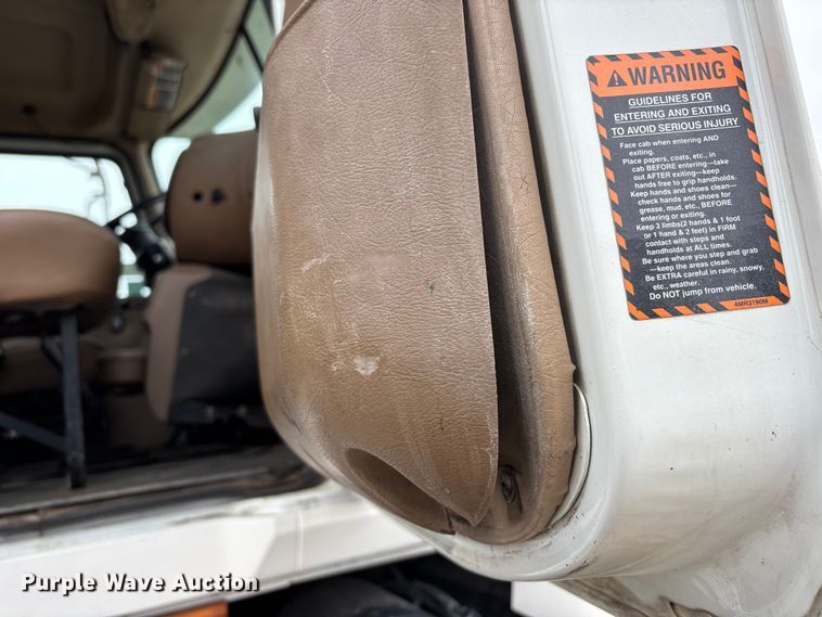 image for item DW7307 2006 Mack Granite CV713 dump truck