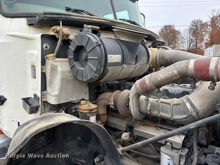 image for item DW7307 2006 Mack Granite CV713 dump truck