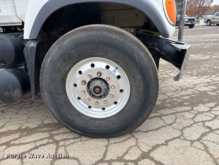 image for item DW7307 2006 Mack Granite CV713 dump truck