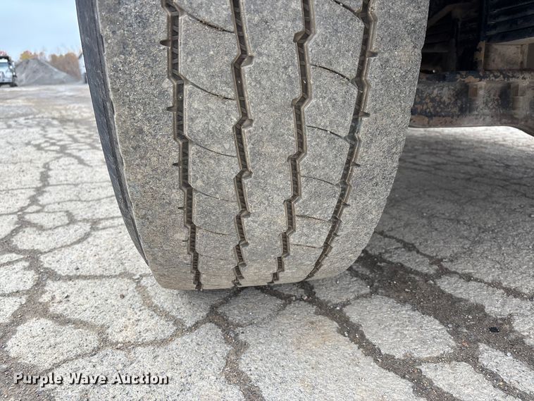 image for item DW7307 2006 Mack Granite CV713 dump truck