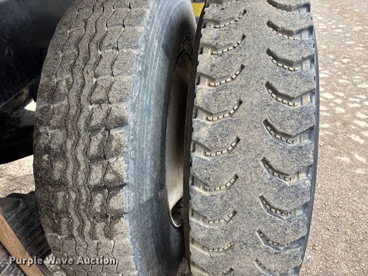 image for item DW7307 2006 Mack Granite CV713 dump truck