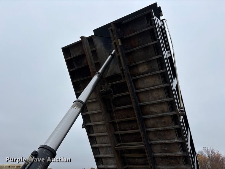 image for item DW7307 2006 Mack Granite CV713 dump truck