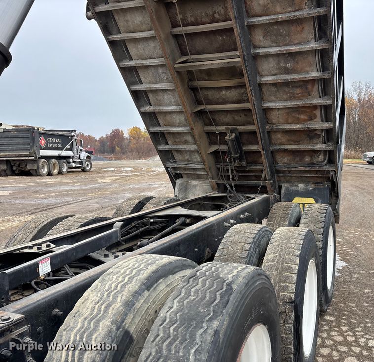 image for item DW7307 2006 Mack Granite CV713 dump truck