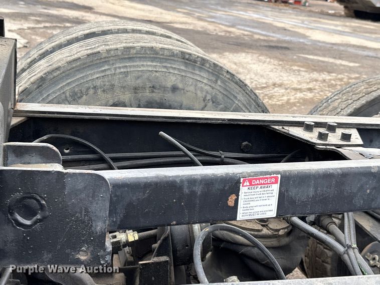 image for item DW7307 2006 Mack Granite CV713 dump truck