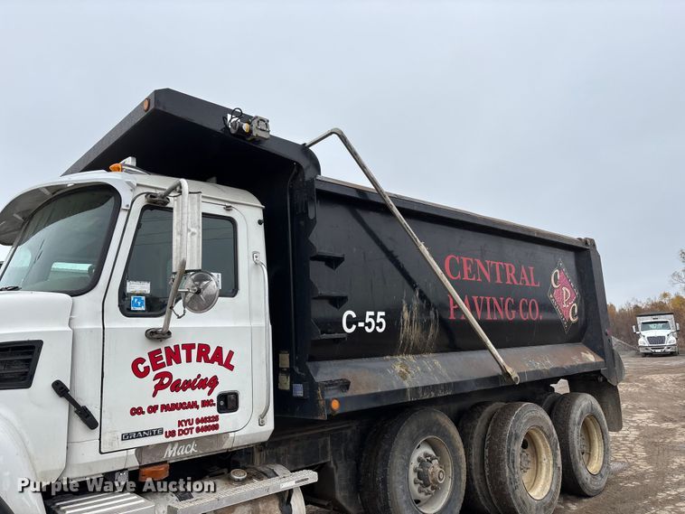 image for item DW7308 2005 Mack Granite CV713 dump truck